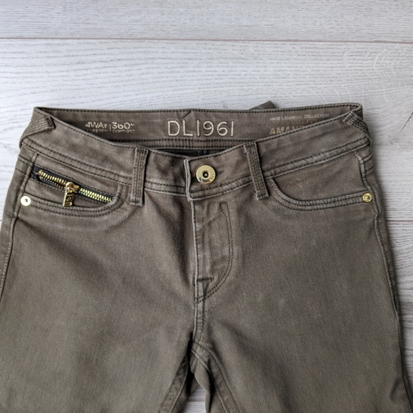 DL1961 Amanda Skinny - Picture 8 of 9